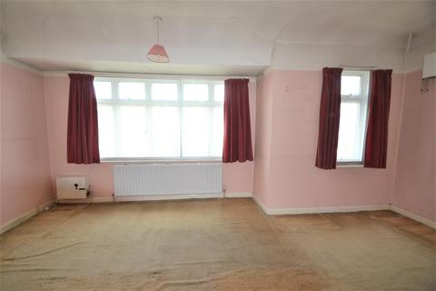 44 West Road, Feltham, TW14 8JE