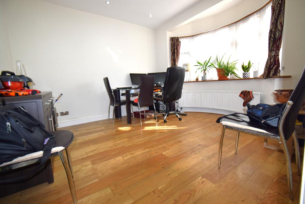 Warden Avenue, Harrow HA2 4 bed terraced house £1,850 pcm (£427 pw)