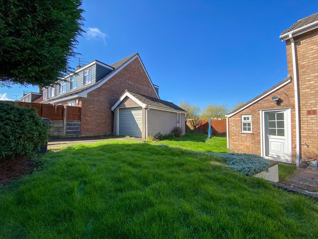 Garden with Garage Access