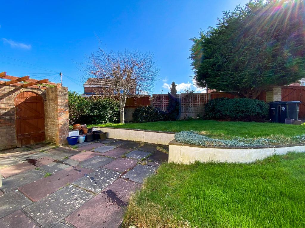 Garden with Side Gate Access