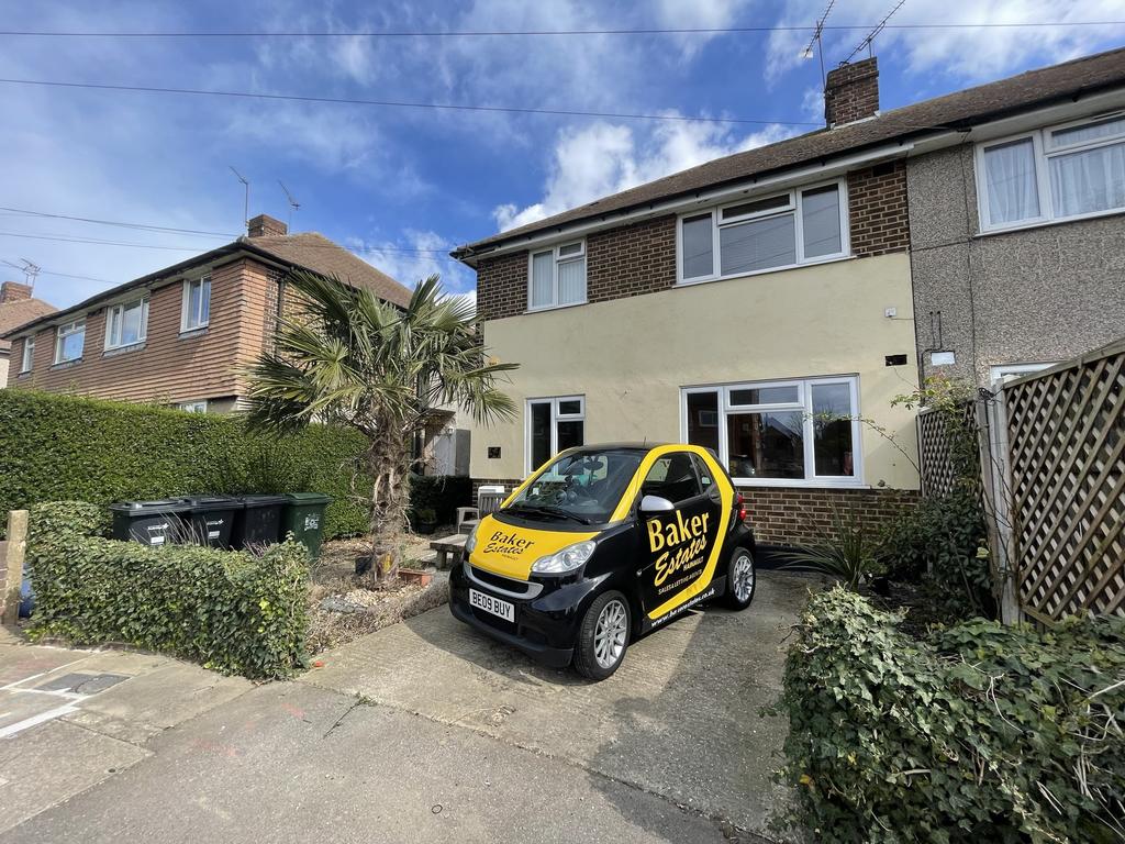 Dryden Close, Hainault IG6 2 bed ground floor £325,000