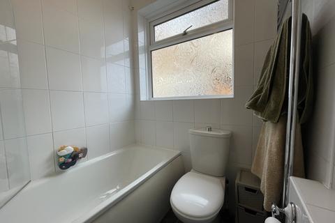 54 Dryden Close, Ilford, IG6 3EA
