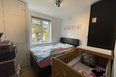 54 Dryden Close, Ilford, IG6 3EA