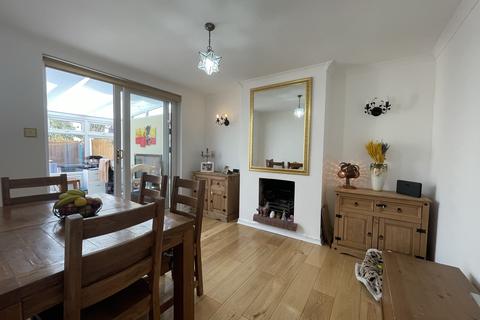 54 Dryden Close, Ilford, IG6 3EA