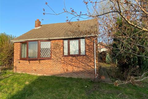 4 bedroom bungalow for sale - Crowther Road, Heckmondwike, WF16