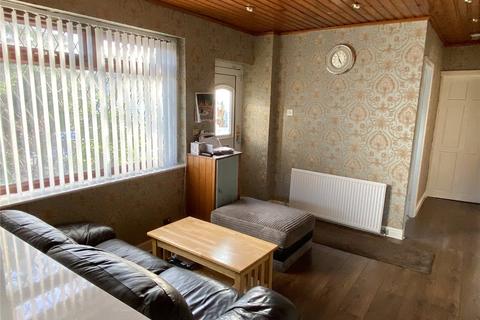 4 bedroom bungalow for sale - Crowther Road, Heckmondwike, WF16