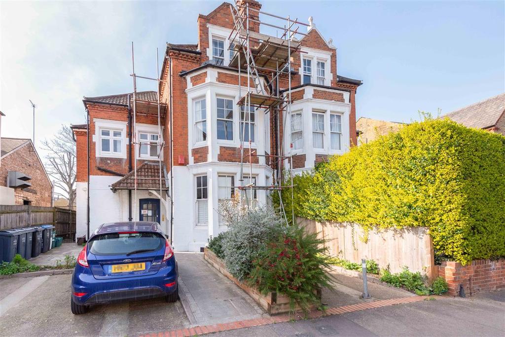 Kings Road, Wimbledon 1 bed apartment £390,000