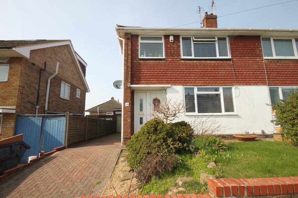Stephens Close, Luton, LU2 3 bed semidetached house £350,000