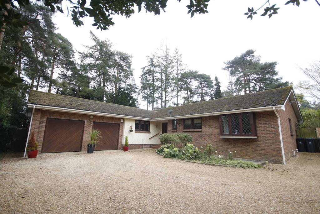BH22 DUDSBURY AVENUE, Ferndown 4 bed bungalow £2,600 pcm (£600 pw)