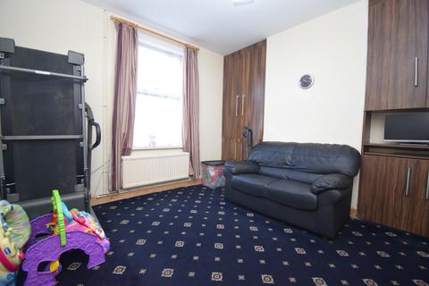 2 bedroom terraced house for sale - Stoughton Street South, Highfields, Leicester, LE2