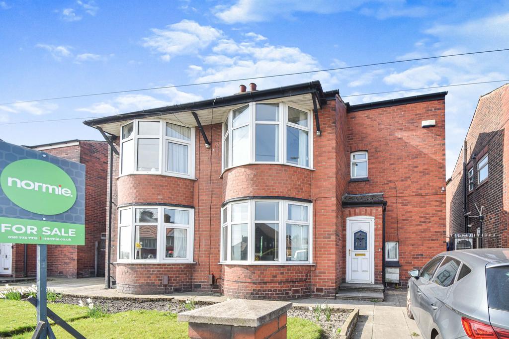 Bury New Road, Whitefield, M45 3 bed semidetached house £220,000