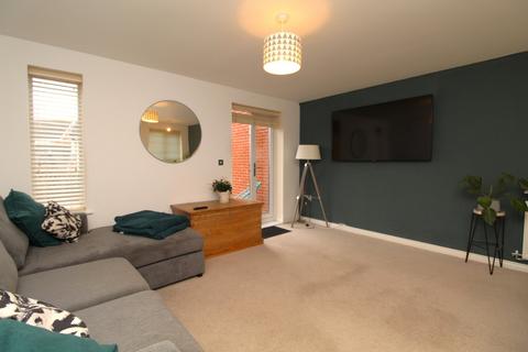 3 bedroom end of terrace house to rent, Wallshut Wood, Bristol, BS16