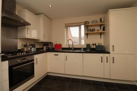 3 bedroom end of terrace house to rent, Wallshut Wood, Bristol, BS16