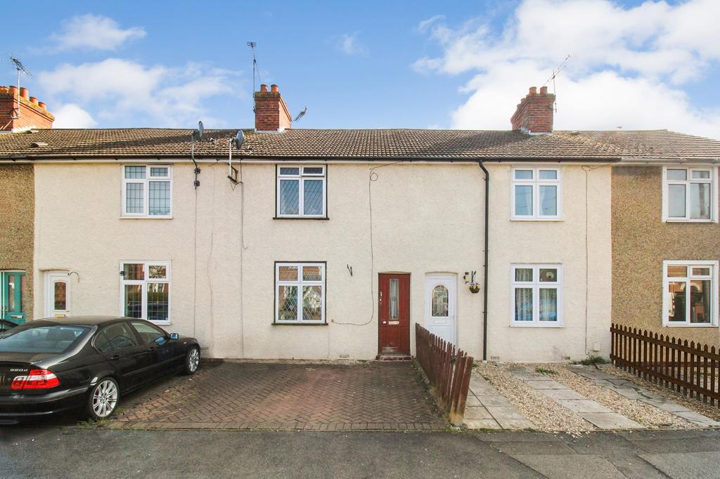 Park Road, Farnborough, GU14 3 bed terraced house £340,000