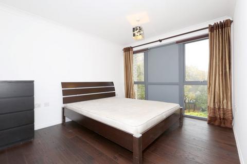 3 bedroom flat to rent, Southgate Road, Dalston
