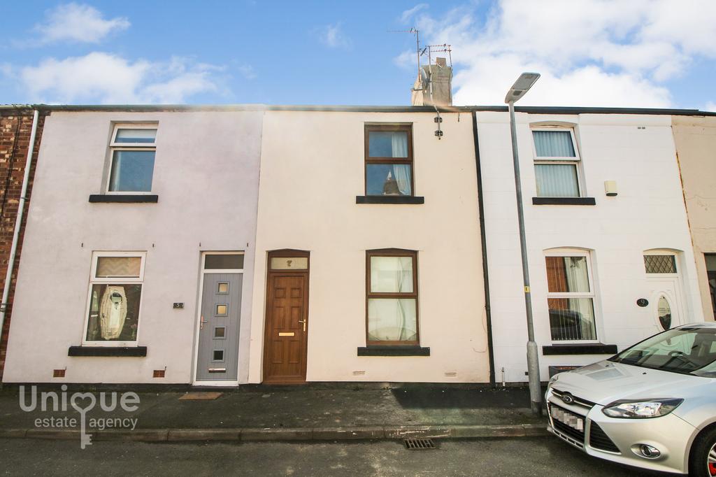 Wyre Street, Fleetwood, Lancashire, FY7 2 bed terraced house £75,000