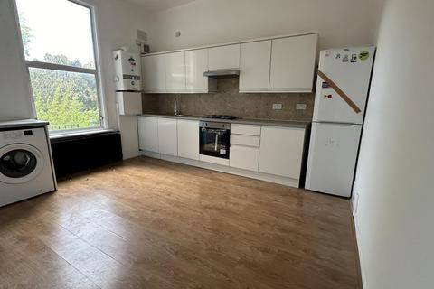 4 bedroom flat to rent, Farleigh Road, Stoke Newington, N16