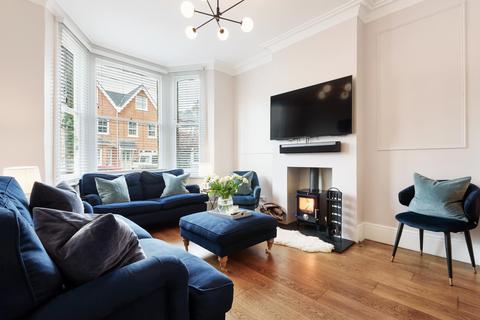 35 Pemberton Road, East Molesey, KT8 9LG