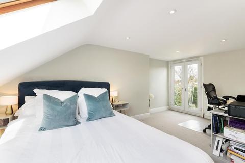 35 Pemberton Road, East Molesey, KT8 9LG