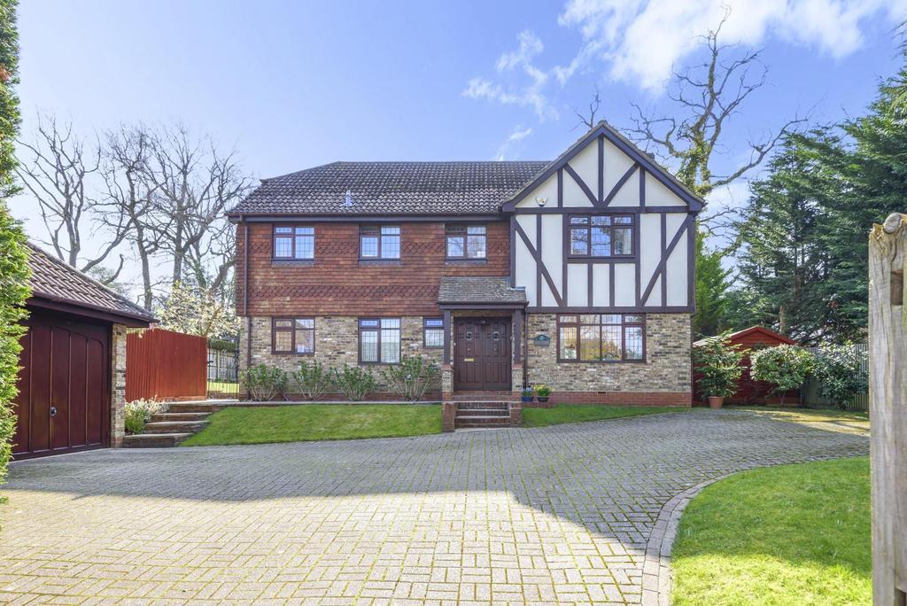 Wrecclesham Hill, Wrecclesham, Farnham, GU10 4 bed detached house £