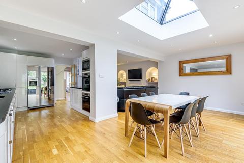 15 Foxlake Road, Byfleet, West Byfleet, KT14 7PW