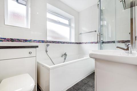 15 Foxlake Road, Byfleet, West Byfleet, KT14 7PW