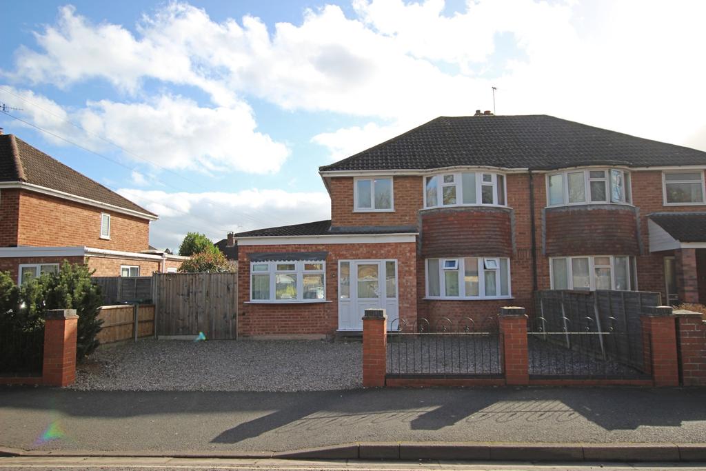 Oldbury Road, Worcester... 5 bed semidetached house £250,000