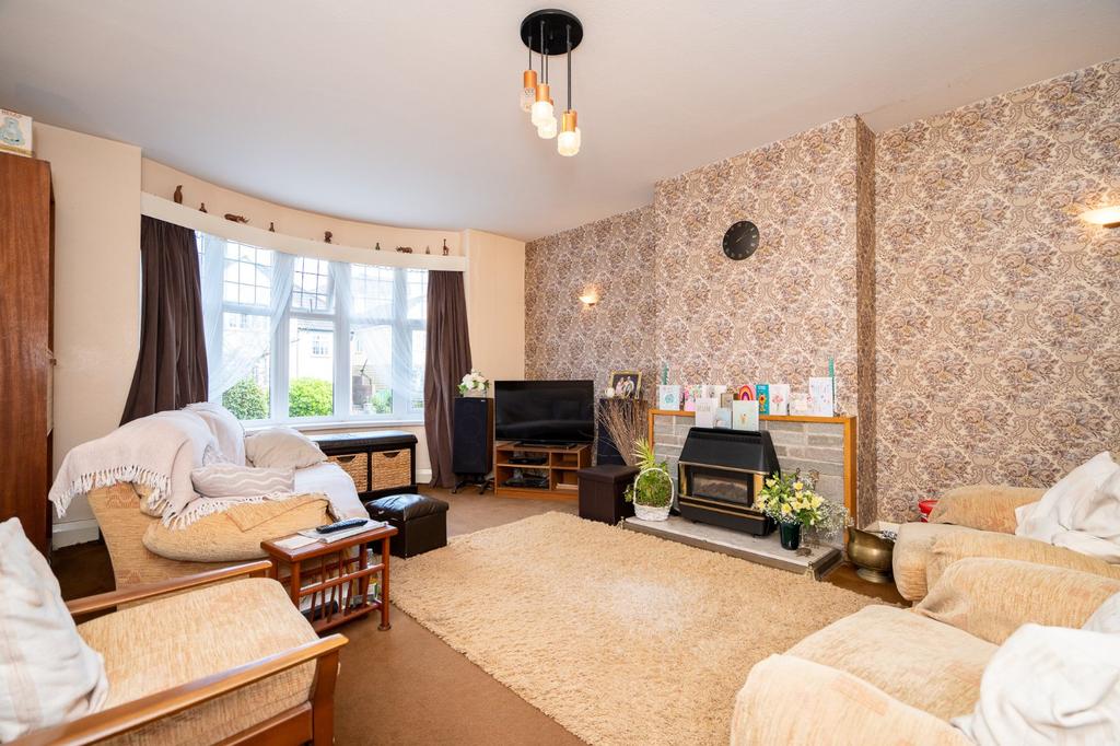 Gardens, WestonsuperMare... 4 bed semidetached house £425,000