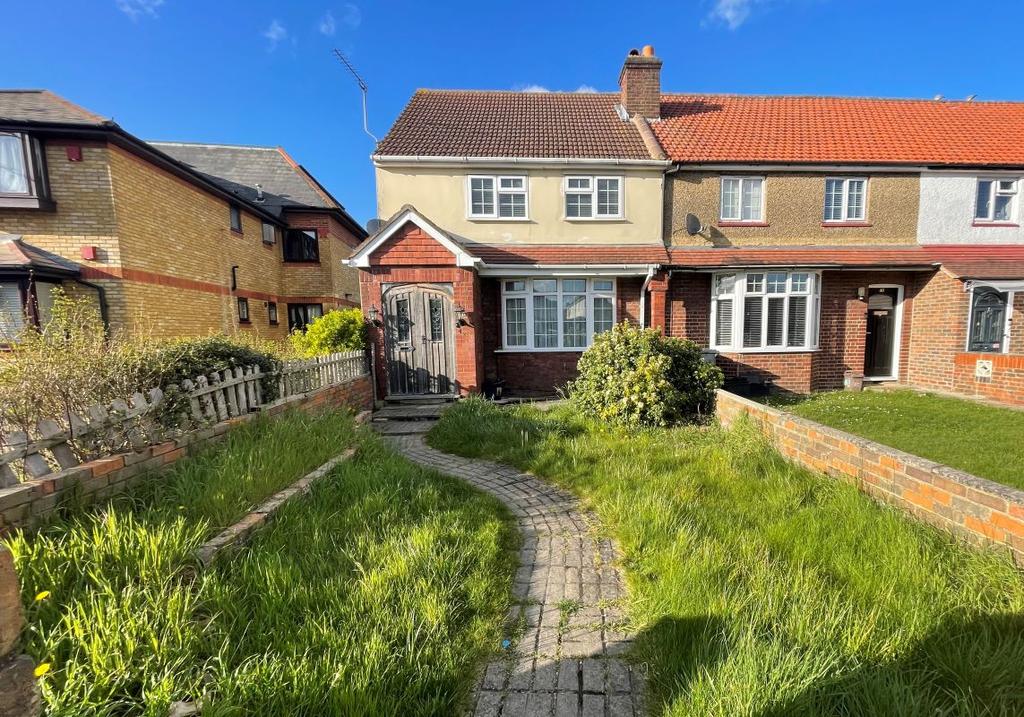 42 Bury Green Road, Cheshunt, Waltham... 4 bed end of terrace house £