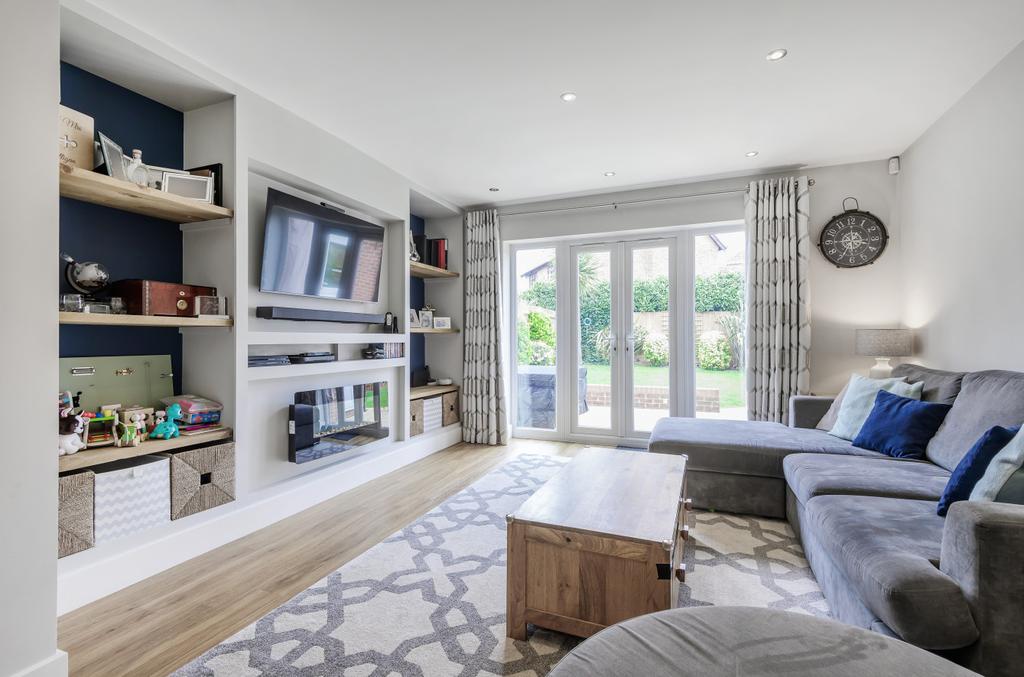 The Glades, Locks Heath, Southampton, SO31 3 bed detached house £450,000