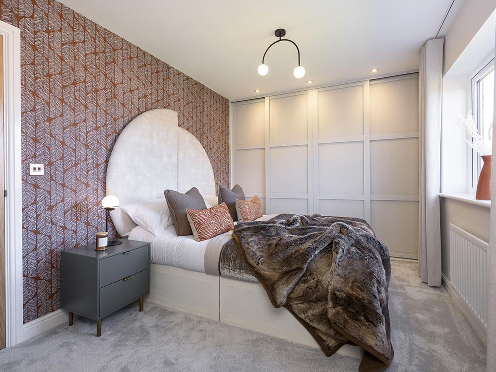 Double bedroom with en-suite shower room