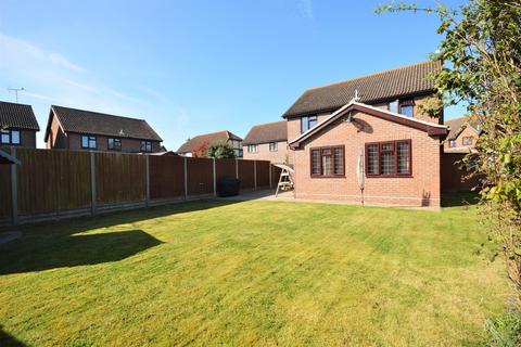 4 Davall Close, Ramsey, Harwich, CO12 5EZ