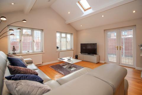4 Davall Close, Ramsey, Harwich, CO12 5EZ