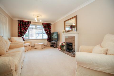 4 Davall Close, Ramsey, Harwich, CO12 5EZ