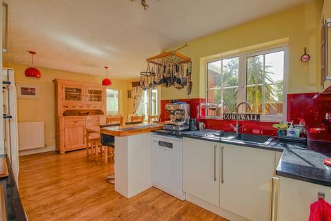 85 Lacock Gardens, Hilperton, Trowbridge, BA14 7TG