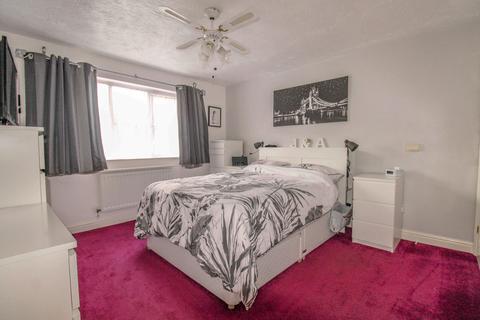 85 Lacock Gardens, Hilperton, Trowbridge, BA14 7TG