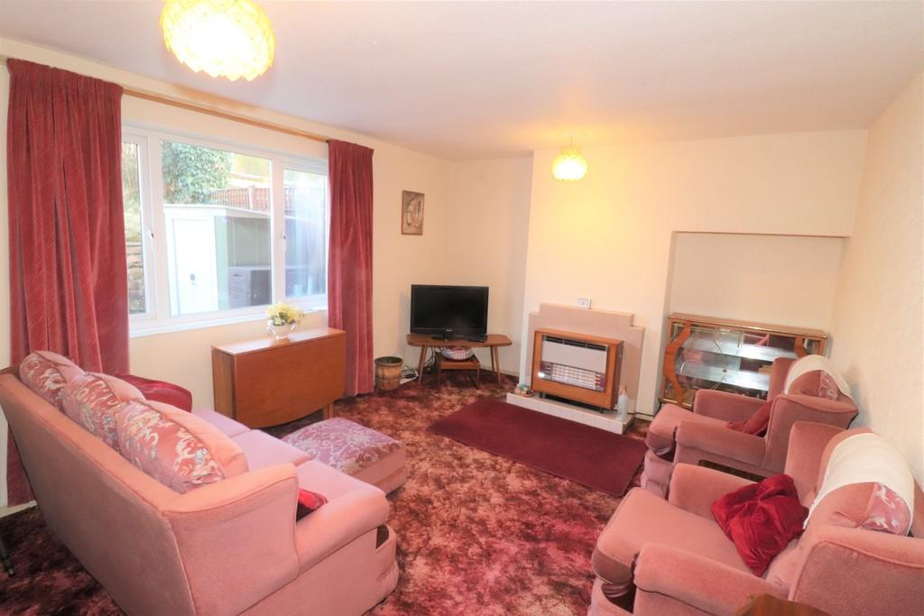 Finham Road, Kenilworth 3 bed end of terrace house £250,000