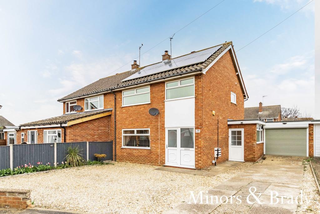 William Cowper Close, Dereham 3 bed semidetached house £280,000