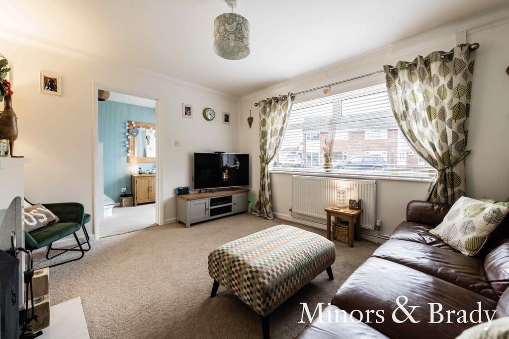 William Cowper Close, Dereham 3 bed semidetached house £280,000
