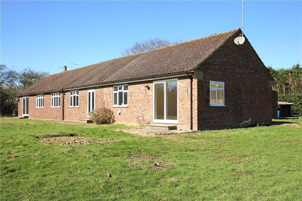 Burnham Green Road, Welwyn, Hertfordshire 2 bed bungalow £1,050 pcm