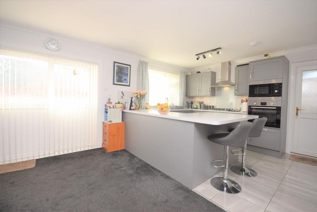 Grampian Drive, Northmuir, Kirriemuir 3 bed detached house £210,000