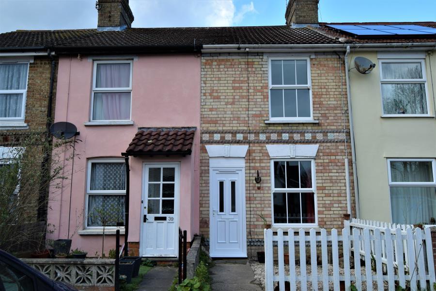 THE GROVE, IPSWICH 3 bed terraced house £895 pcm (£207 pw)