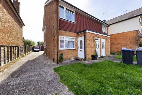1 bedroom apartment to rent, Chantry Road, Chertsey, Surrey, KT16