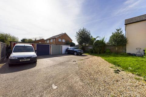 1 bedroom apartment to rent, Chantry Road, Chertsey, Surrey, KT16