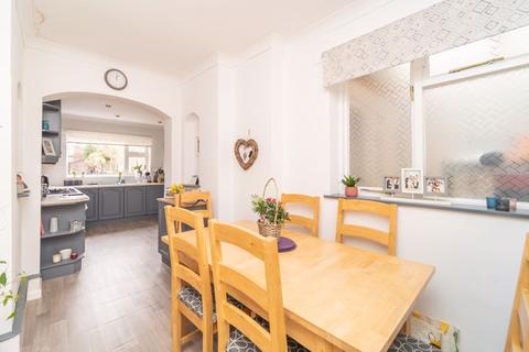 106 Finchfield Lane, Wolverhampton, WV3 8EU