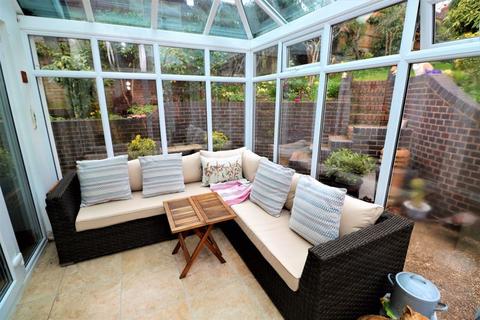 16 Knights Hill, Walsall, WS9 0TG