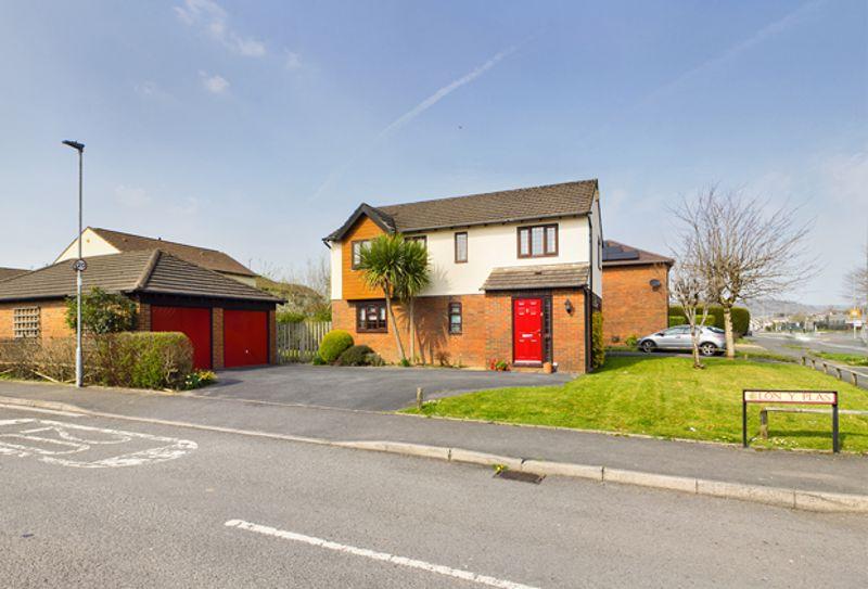 Lon y Plas, Johnstown, Carmarthen 4 bed detached house £259,950