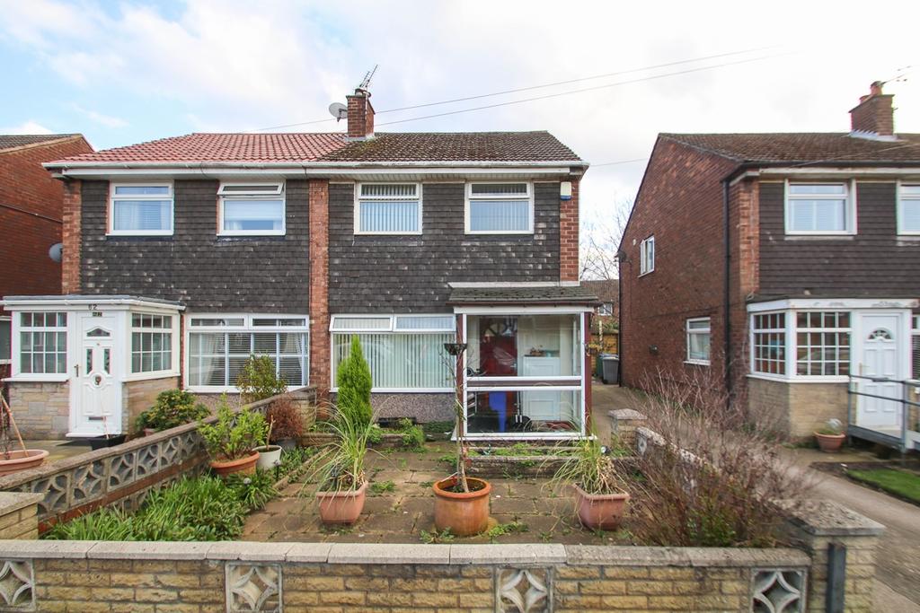 Shetland Way, Davyhulme, Manchester, M41 3 bed semidetached house £