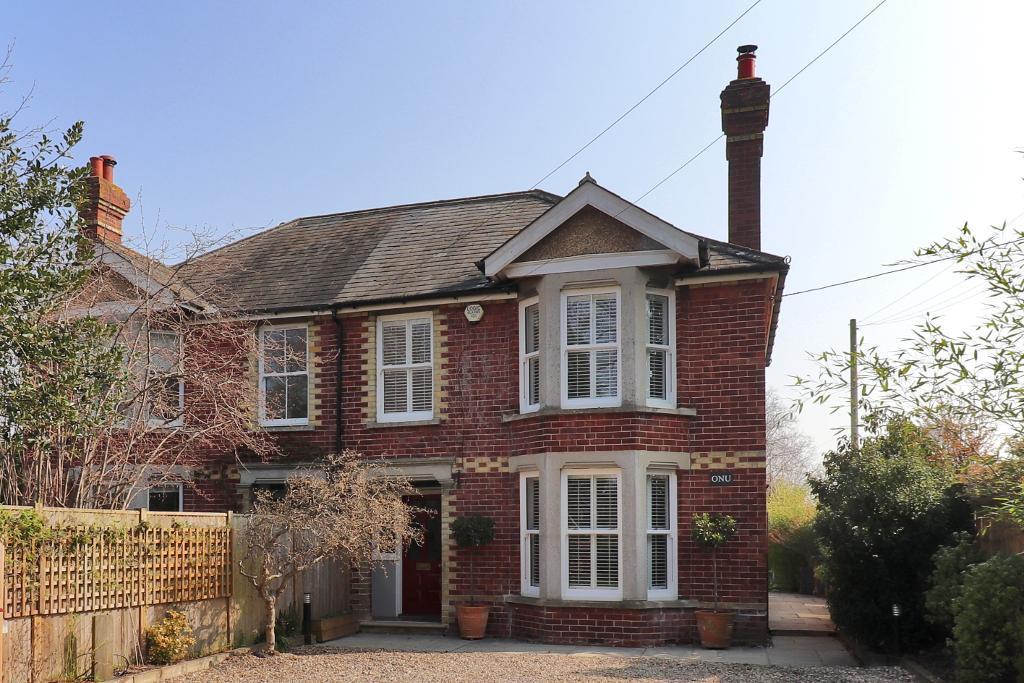 High Street, Staplehurst, Kent, TN12 0BJ 3 bed semidetached house £