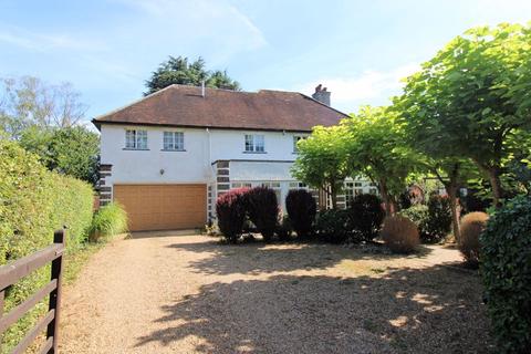 10 Bouverie Road, Chipstead, Coulsdon, CR5 3LX